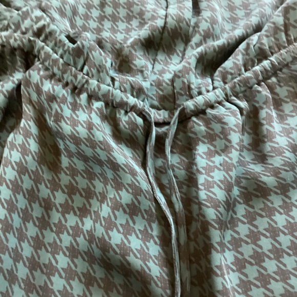 Aritzia 100% silk green houndstooth Bennett dress, XS - Picture 6 of 9